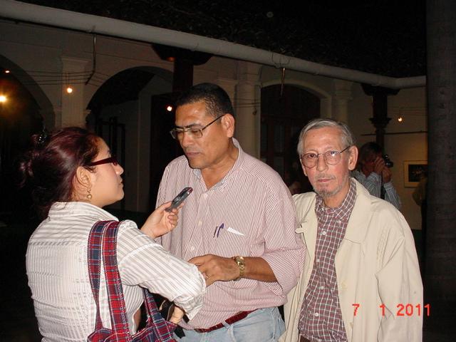 Fernando Lopez al centro acompanado de Jimmy Aviles Aviles